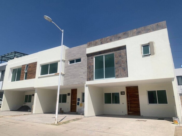 Se vende hermosa casa en El Campestre