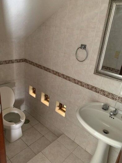 se renta casa en Valle Real