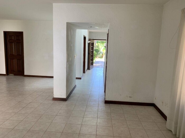 se renta casa en Valle Real