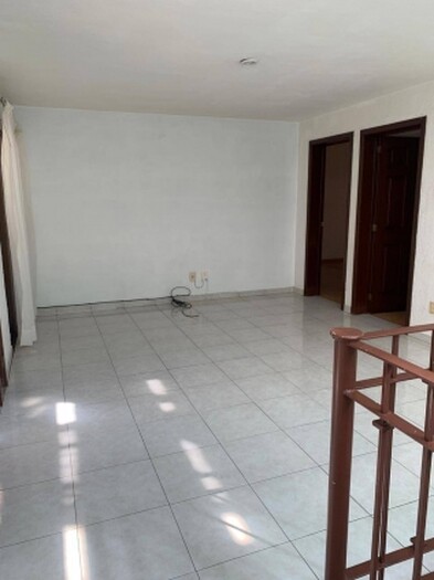 se renta casa en Valle Real