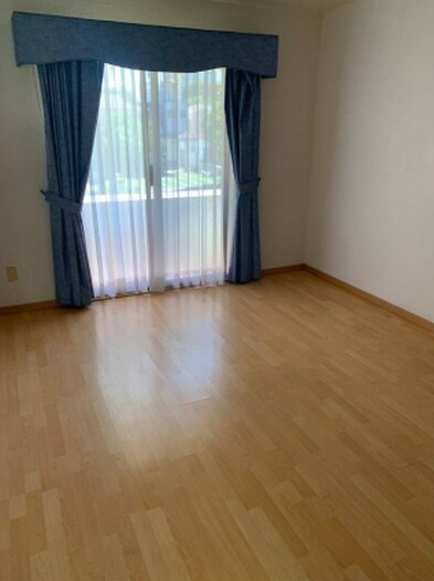 se renta casa en Valle Real