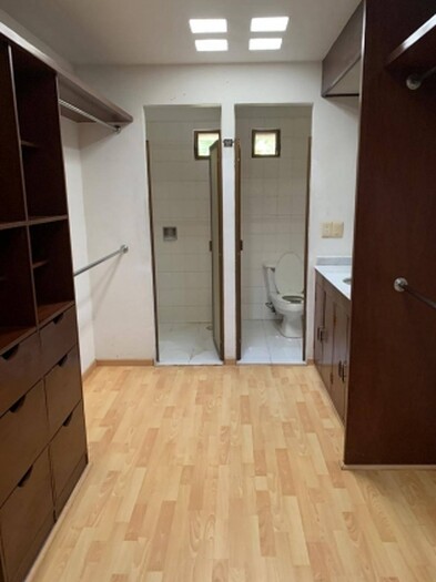 se renta casa en Valle Real