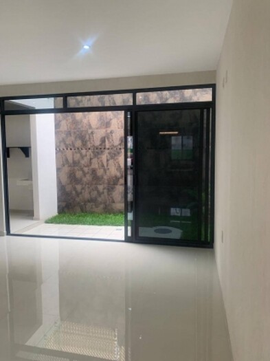 se vende hermosa casa por San Isidro