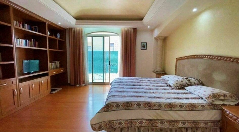 Casa en puerta de hierro