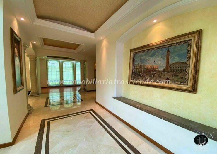 Casa en puerta de hierro