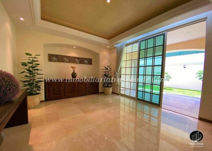 Casa en puerta de hierro