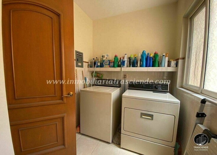 Casa en puerta de hierro
