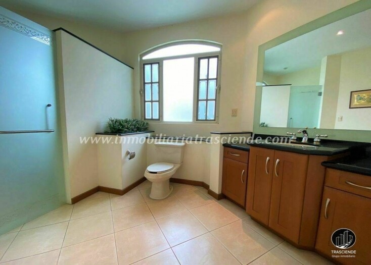 Casa en puerta de hierro