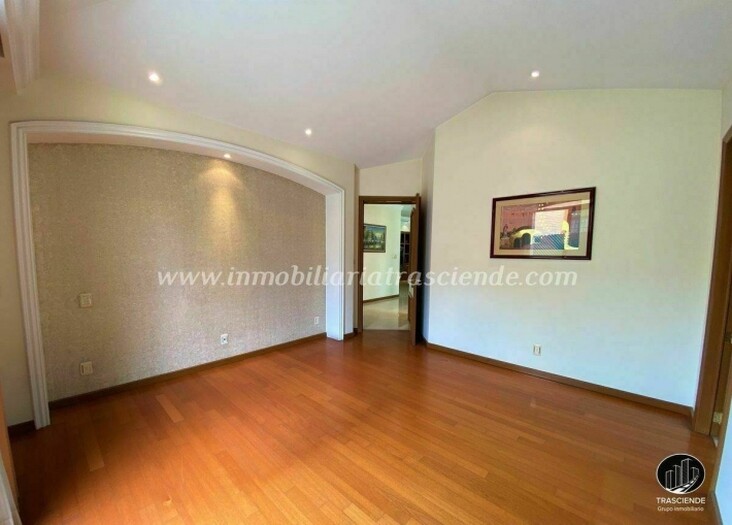 Casa en puerta de hierro