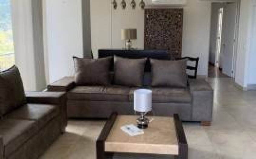 Se renta o vende departamento en el country