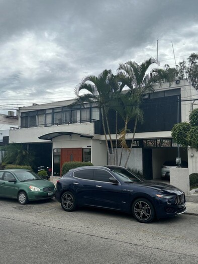 Se vende casa en Jardines del Bosque