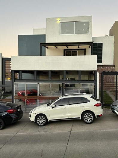 Se vende hermosa casa en Colinas de San Isidro
