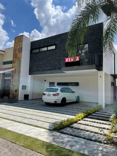 Se vende casa en Santa Catalina