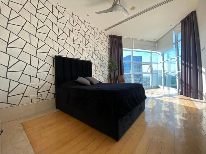Se vende o se Renta departamento en torre titanium
