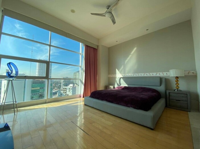 Se vende o se Renta departamento en torre titanium