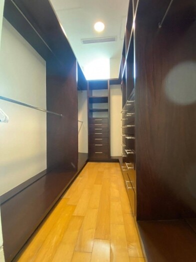 Se vende o se Renta departamento en torre titanium