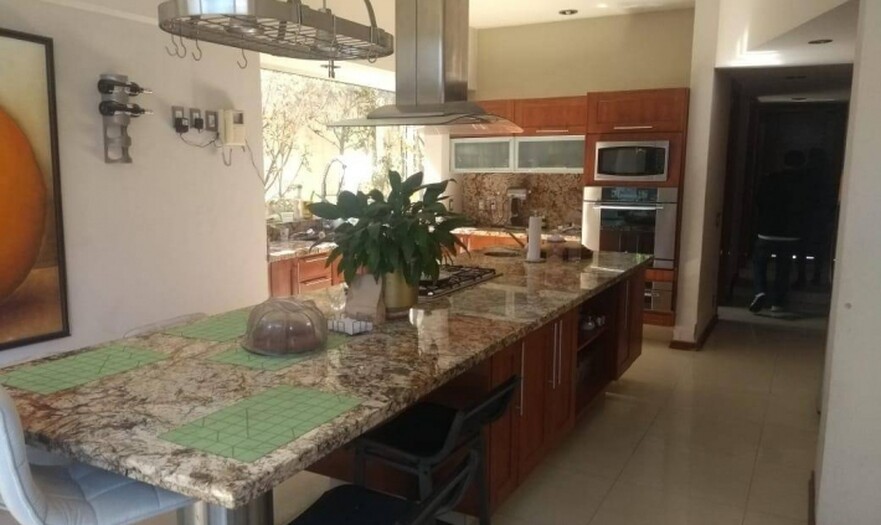 Se vende propiedad en Puerta de Hierro