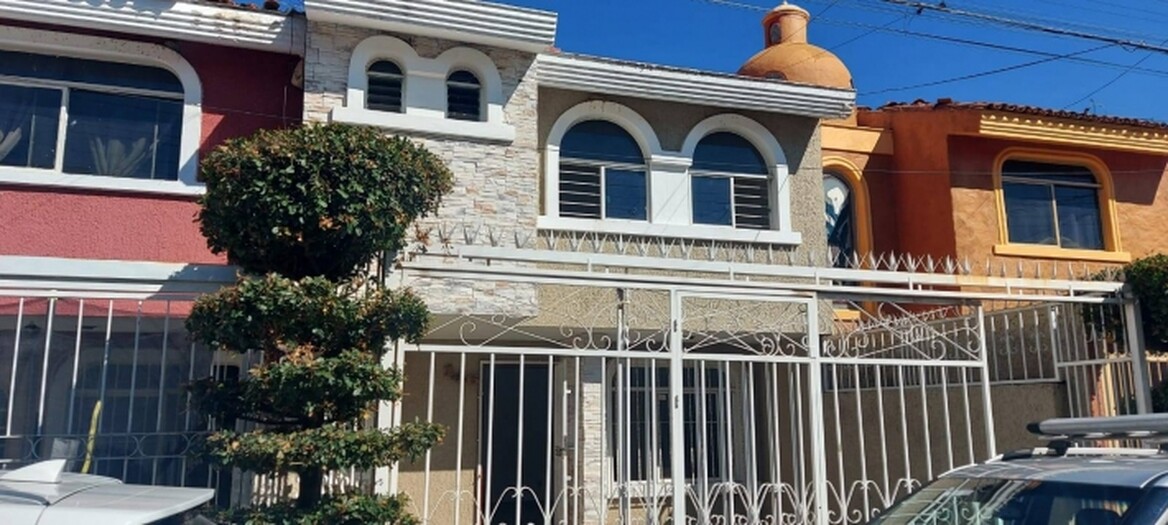 Se vende casa ubicada en Valdepeñas, Zapopan