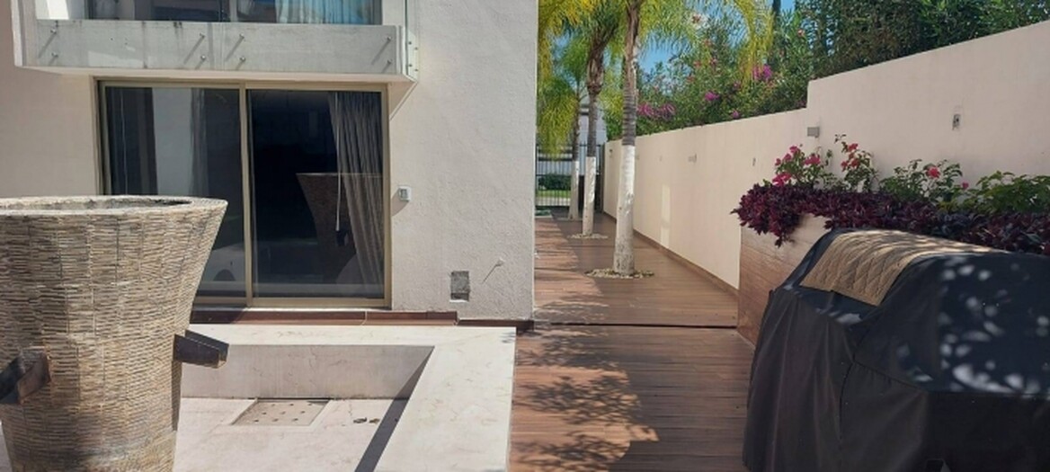Se vende Casa Moderna en Santa Anita Club de Golf