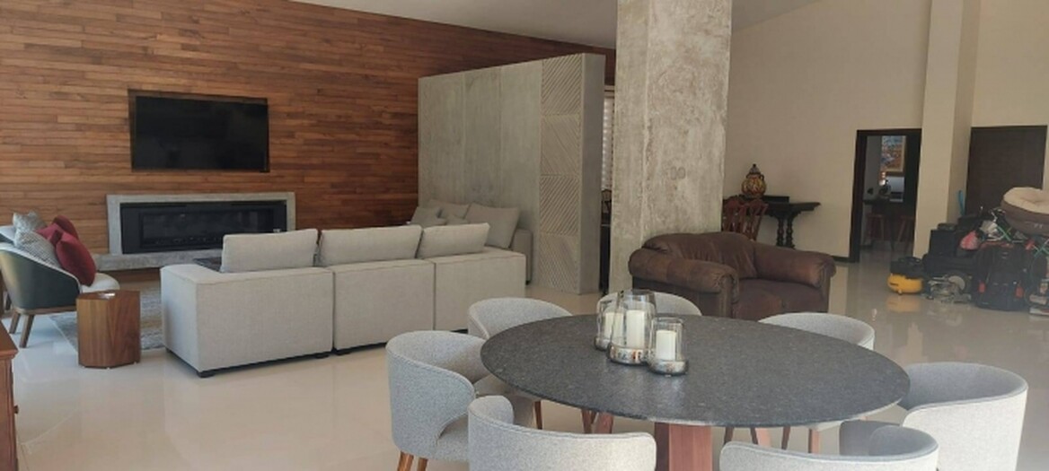 Se vende Casa Moderna en Santa Anita Club de Golf