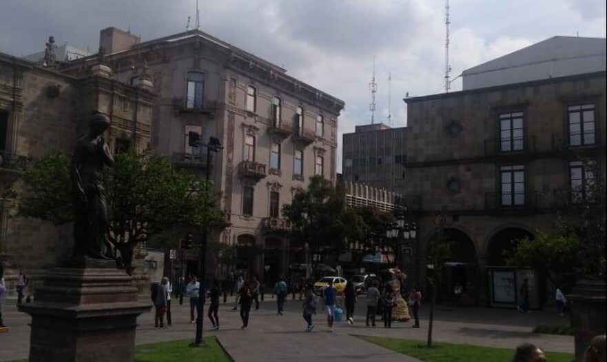 Local Plaza Centro venta o Renta