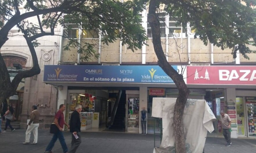 Local Plaza Centro venta o Renta