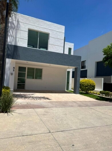Casa en Venta en Solares Coto 4