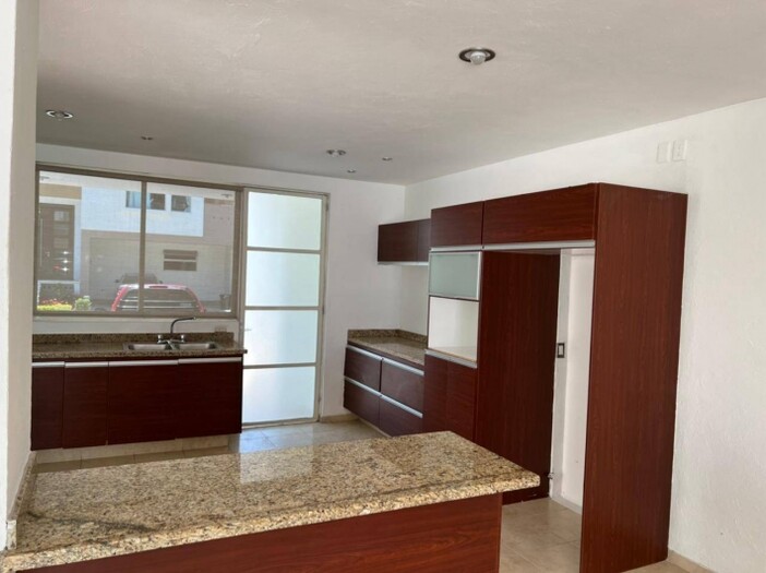 Casa en Venta en Solares Coto 4