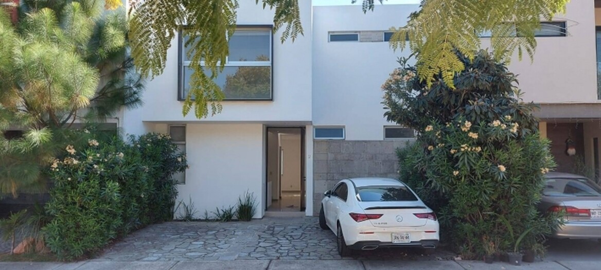 Se renta casa en Solares Santillana