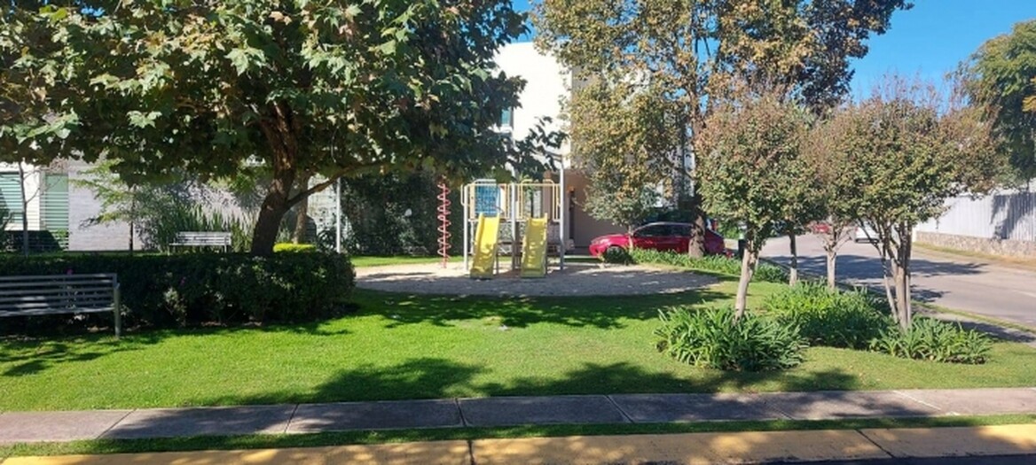 Se renta casa en Solares Santillana
