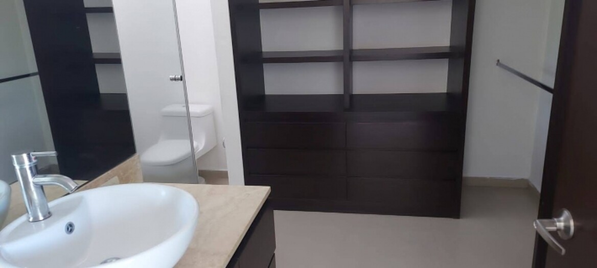 Se renta casa en Solares Santillana