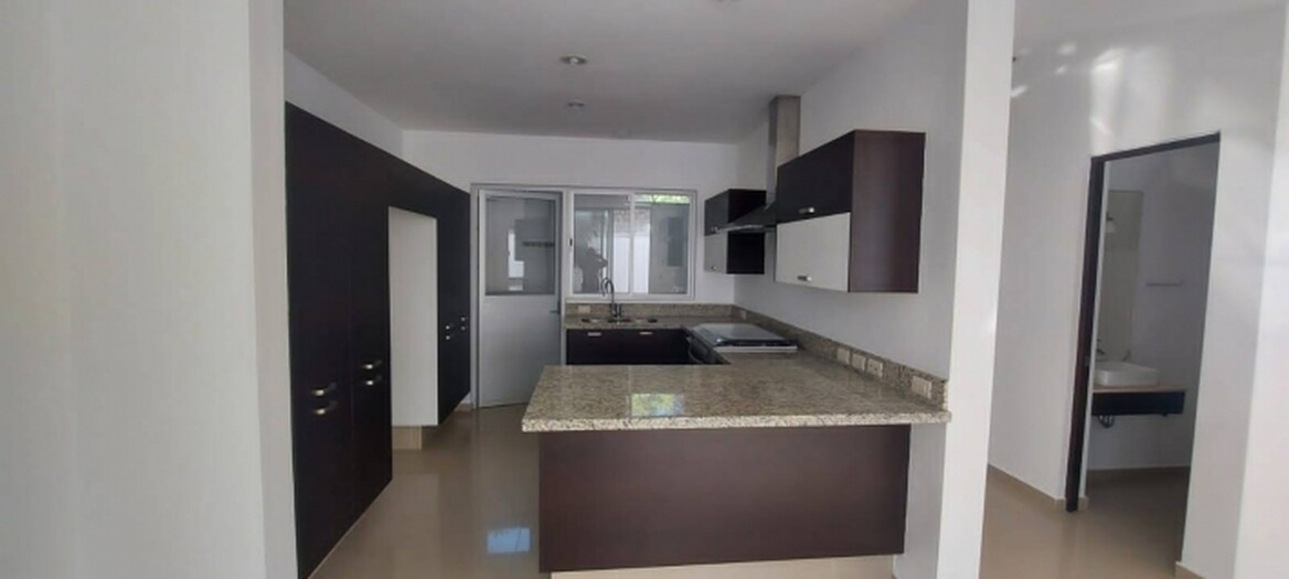 Se renta casa en Solares Santillana