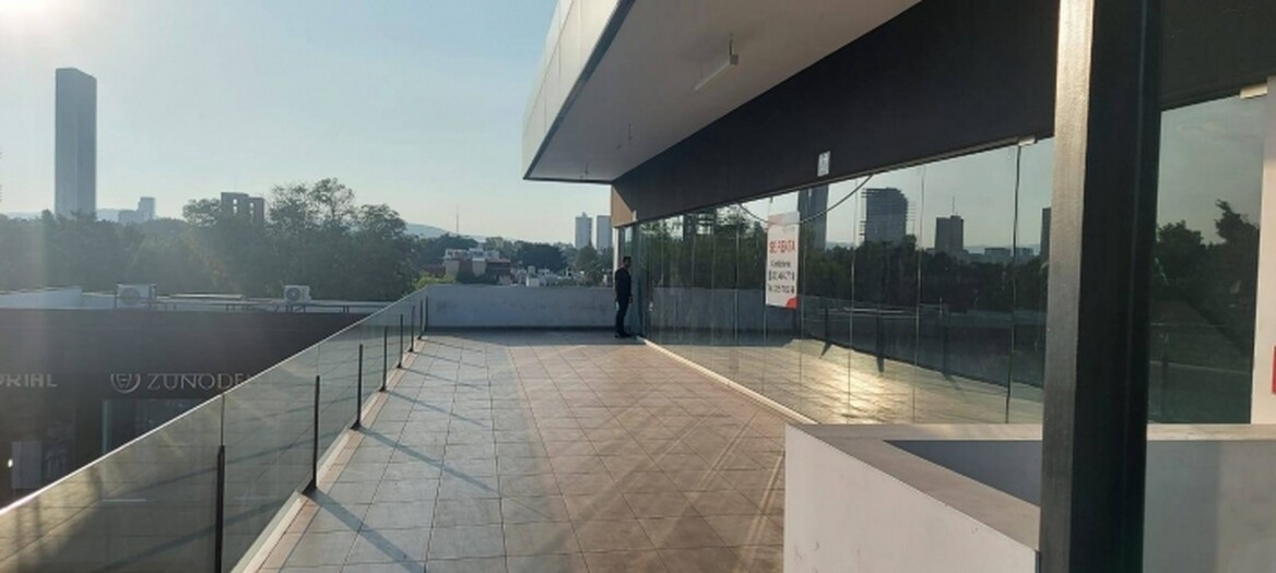 Se renta PH Local Comercial u Oficina