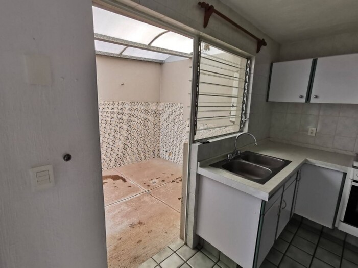 Se vende casa ubicada en Valdepeñas, Zapopan