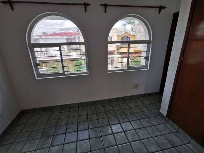 Se vende casa ubicada en Valdepeñas, Zapopan