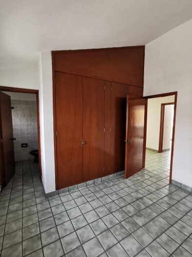 Se vende casa ubicada en Valdepeñas, Zapopan