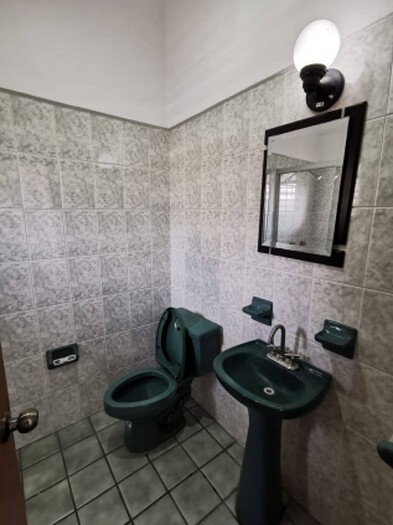 Se vende casa ubicada en Valdepeñas, Zapopan