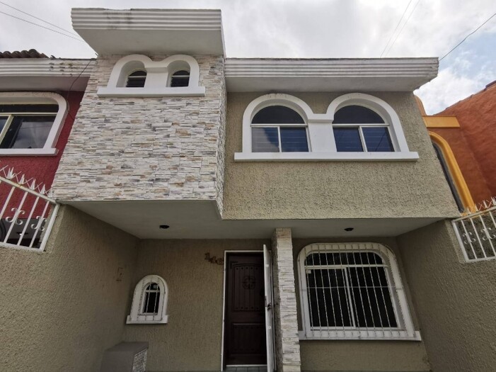 Se vende casa ubicada en Valdepeñas, Zapopan