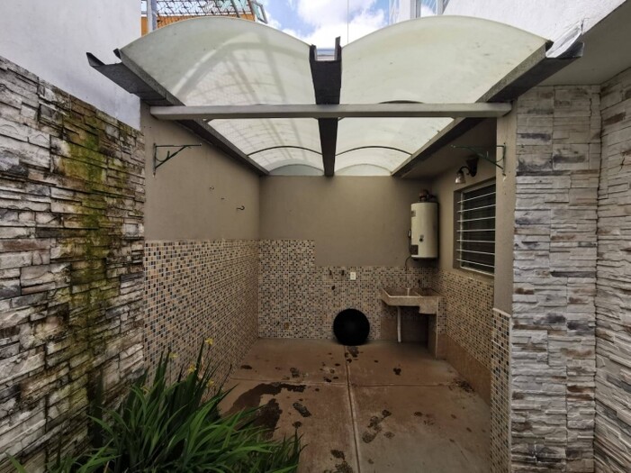Se vende casa ubicada en Valdepeñas, Zapopan