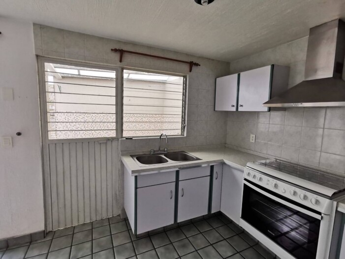Se vende casa ubicada en Valdepeñas, Zapopan