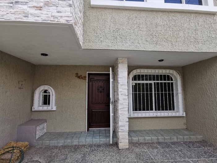 Se vende casa ubicada en Valdepeñas, Zapopan