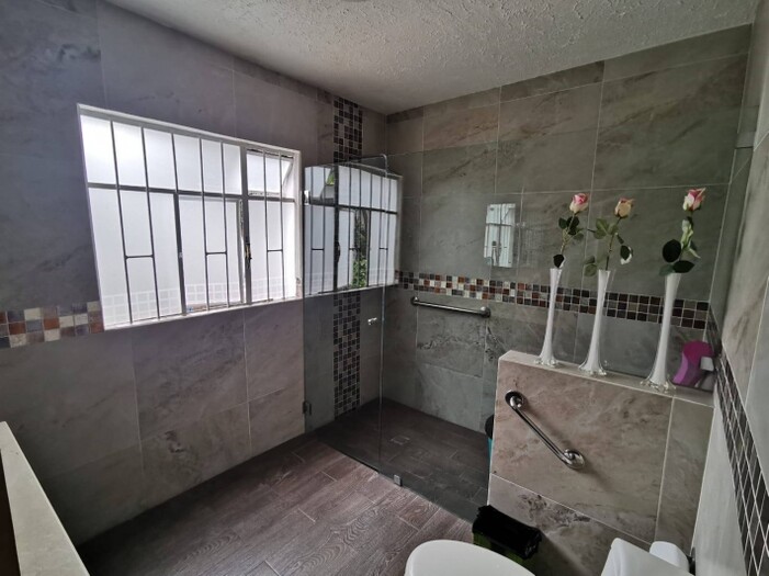 Se vende casa en Santa Teresita