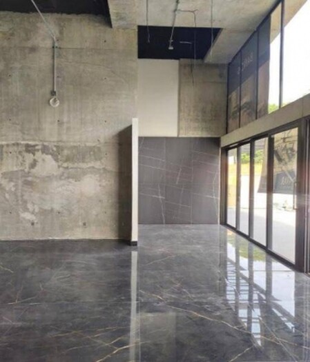 hermoso local comercial