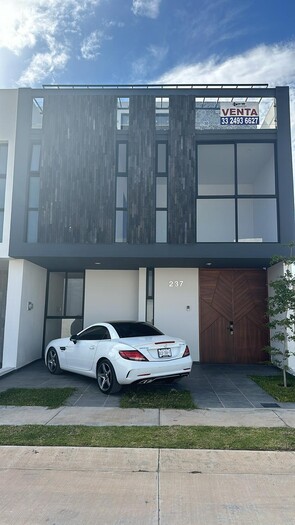 Se vende hermosa casa en Capital Norte