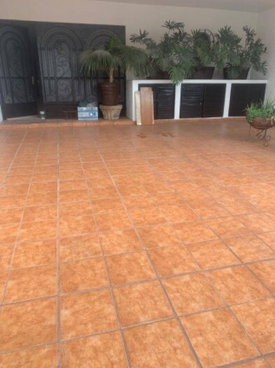 Se renta casa en Jardines del Bosque