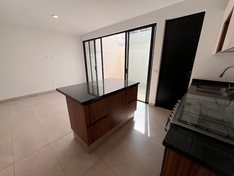 Se vende hermosa casa a estrenar en Capital Norte