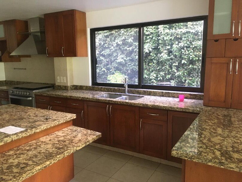 Se renta hermosa casa en Puerta de Hierro