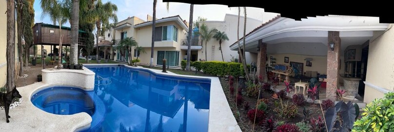 Se vende hermosa casa por carretera Tesistan y Base Aerea