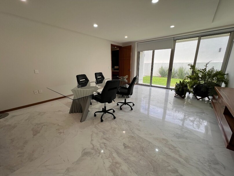 Espectacular residencia Regina en Fraccionamiento Ayamonte