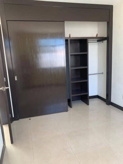 se renta hermosa casa en coto cedros